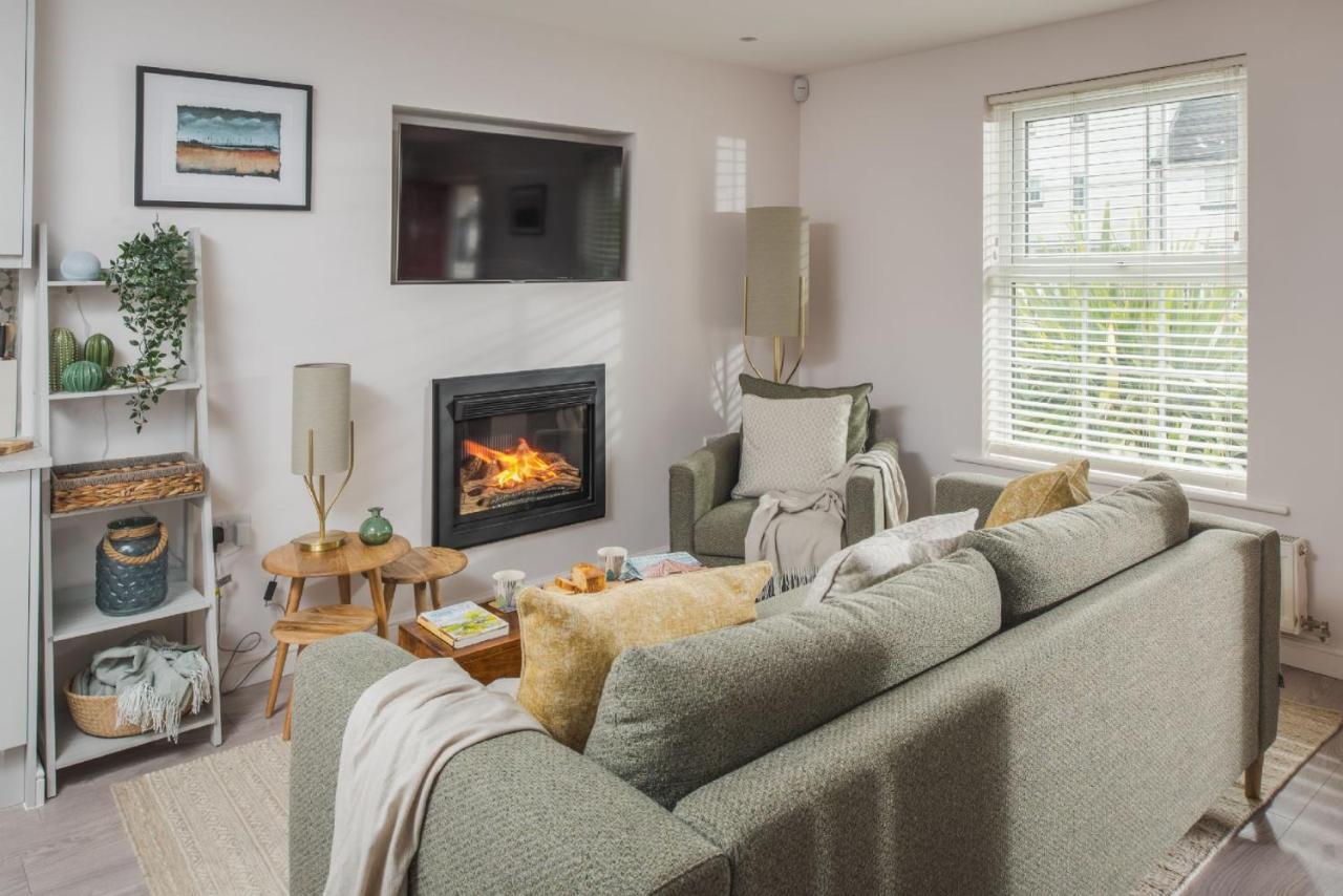Tradewinds Villa Camber ภายนอก รูปภาพ