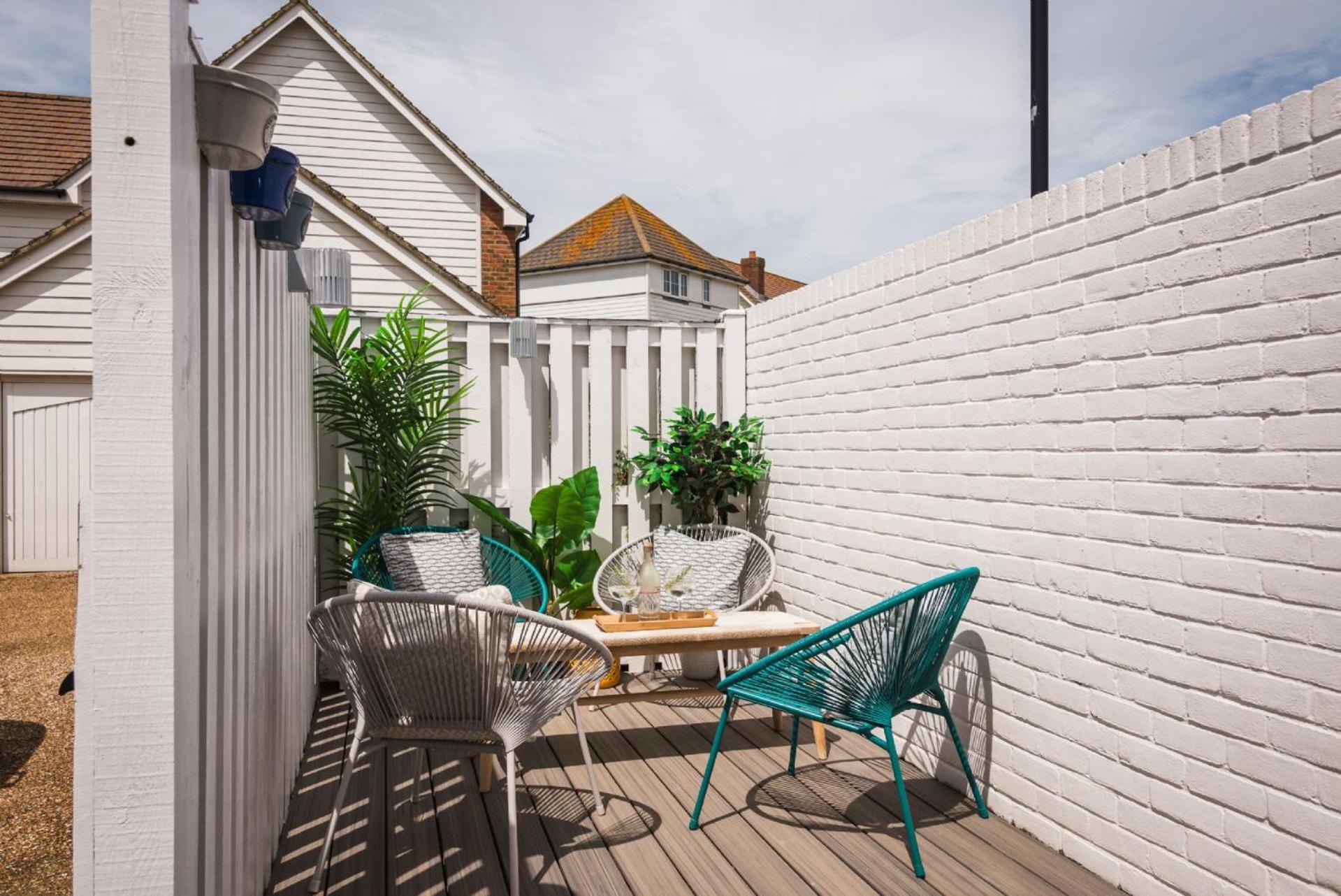 Tradewinds Villa Camber ภายนอก รูปภาพ
