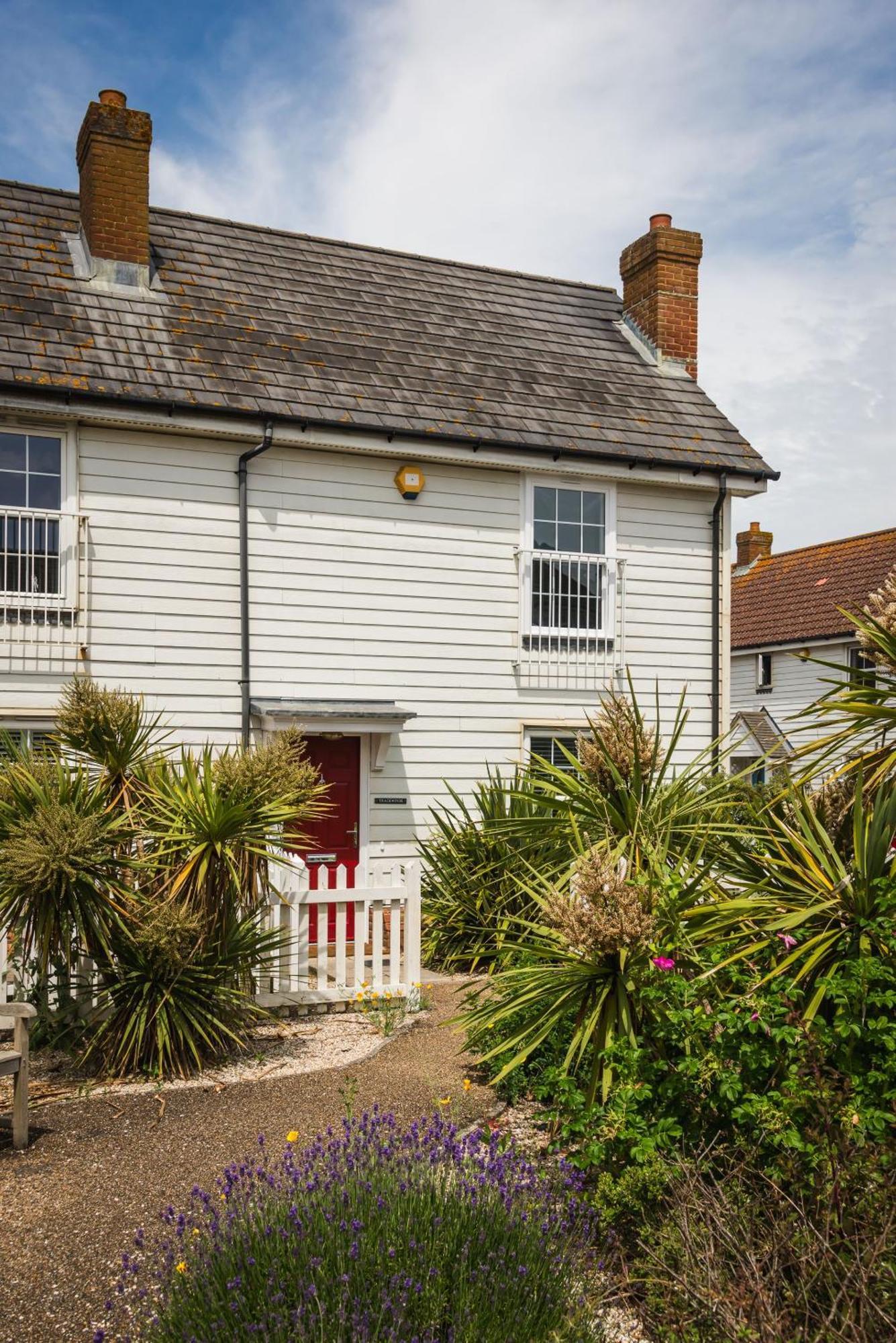 Tradewinds Villa Camber ภายนอก รูปภาพ